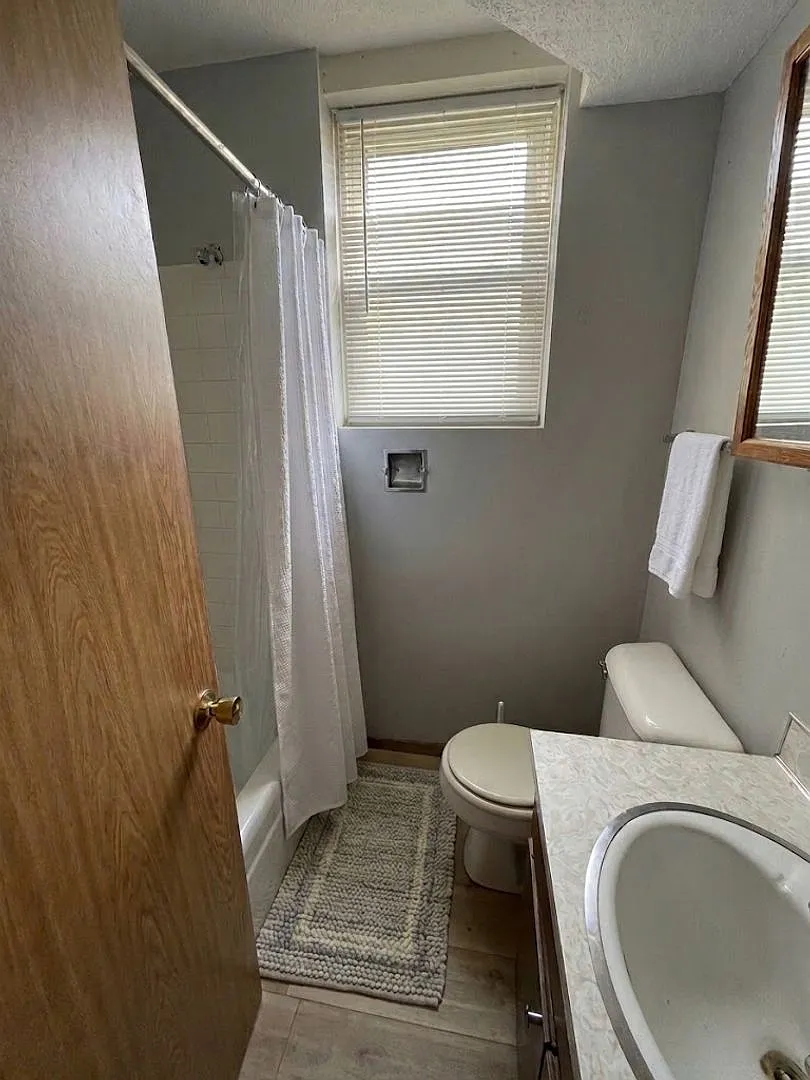 1133 Dixon Dr — Photo 3