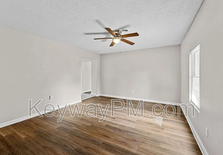 2631 Drayton Dr — Photo 4
