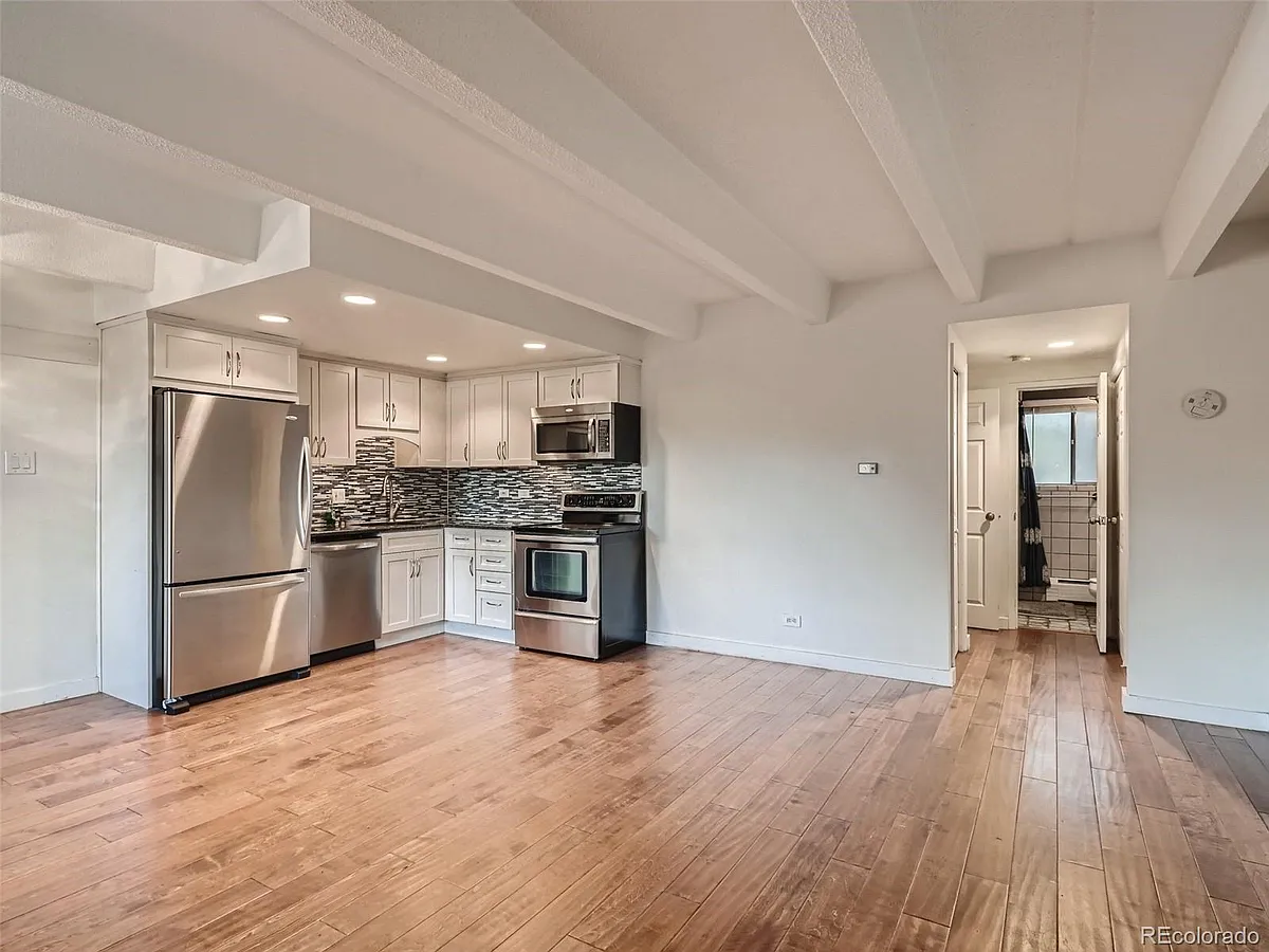 Building Photo - 701 E Bayaud Ave #6