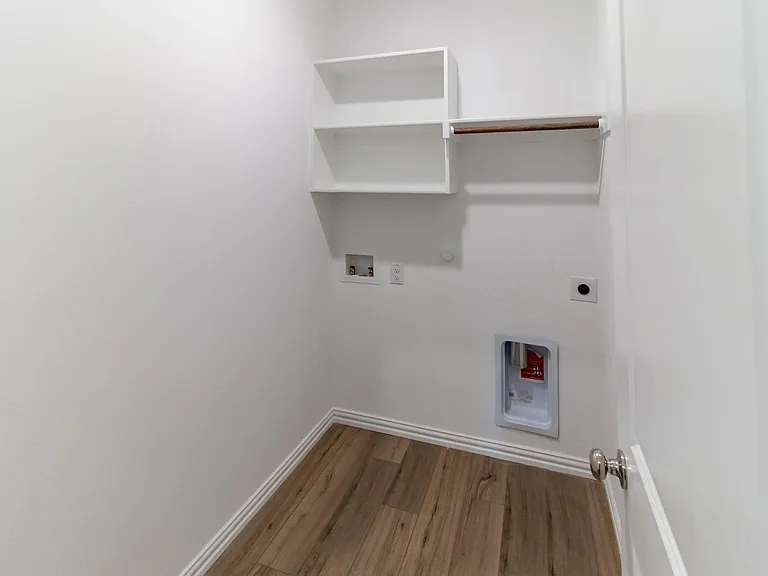 1837 Lake Grove Dr — Photo 23