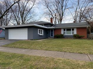 305 W Gartner Rd, Naperville, IL 60540