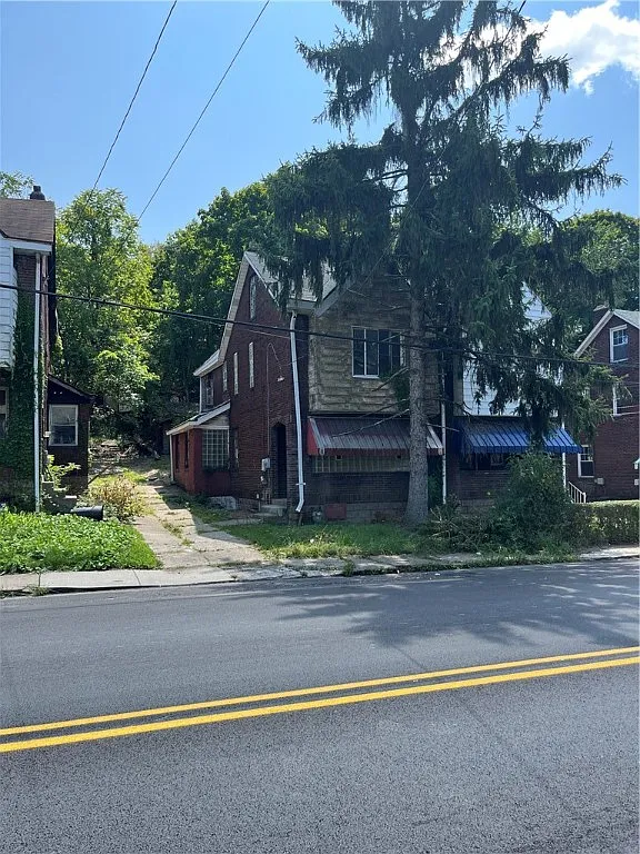 1838 Montier St photo 1