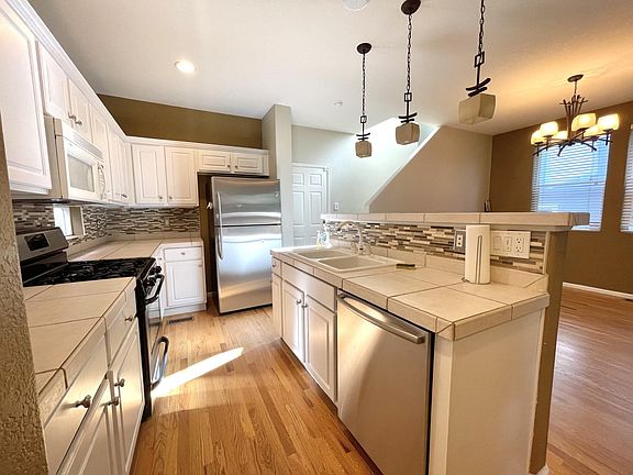 3rd image of 2815 N Central Park Blvd