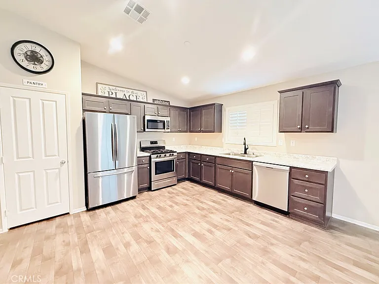 2636 Red Pine St — Photo 5
