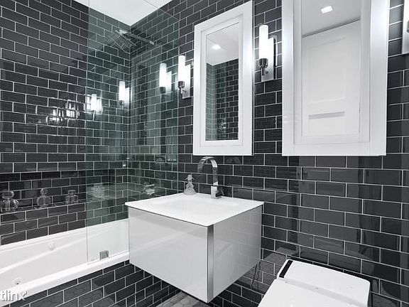 5th image of 2542 W 15th St