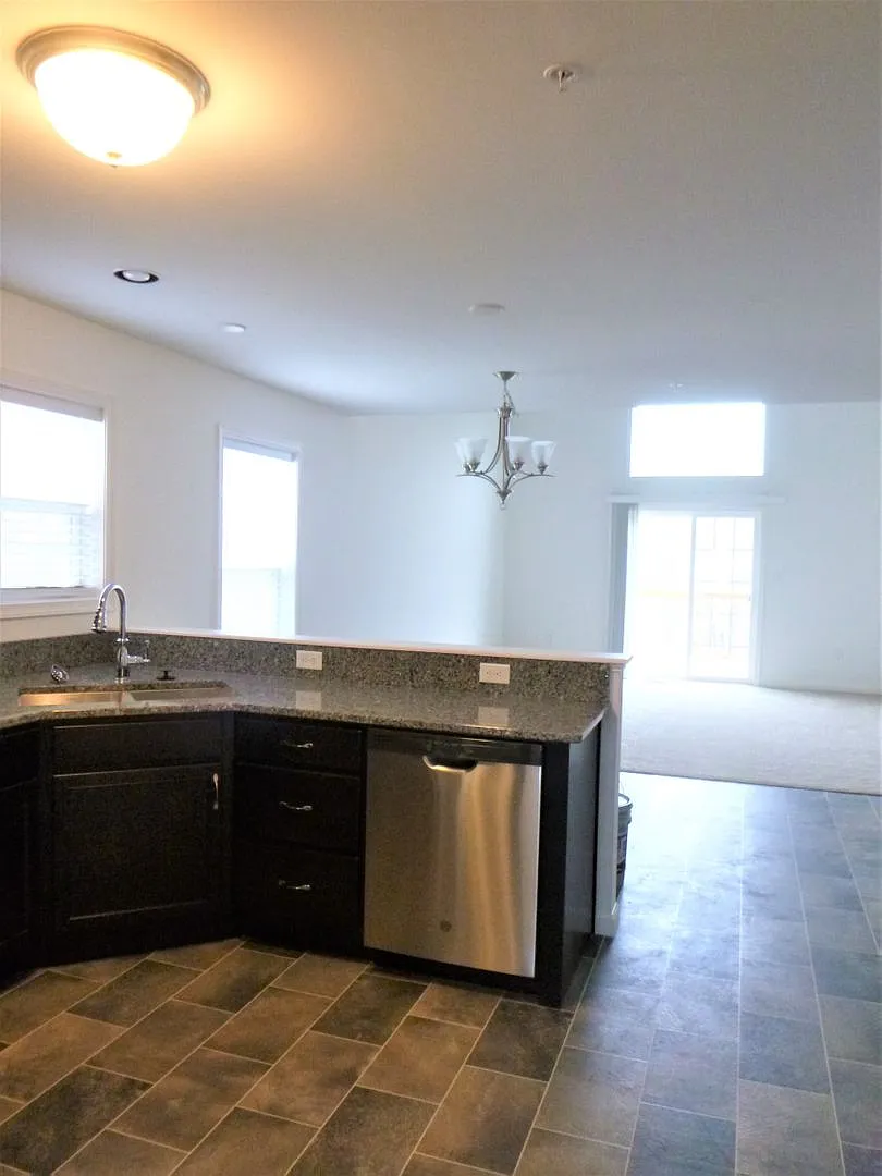 Luxury Corner Townhome with First Floor Master! — Photo 4
