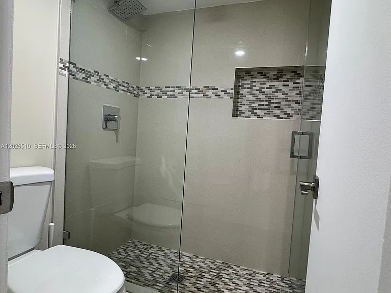 401 Golden Isles Dr #614 — Photo 39