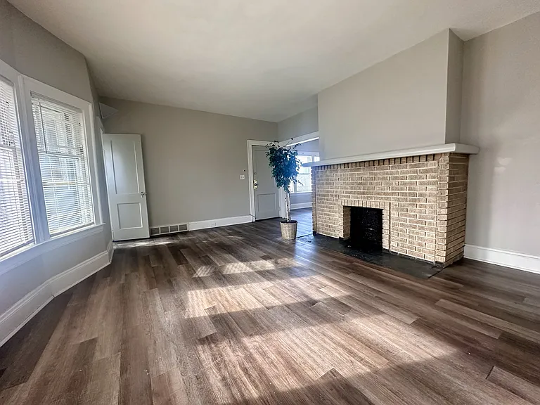 3229 E Overlook Rd #2 — Photo 2
