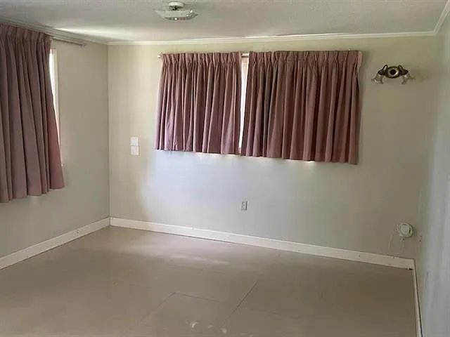 4 bed, 2.0 bath, 1337 sqft, $1,860 — Photo 3