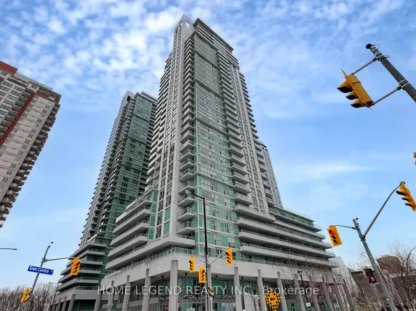 70 Town Centre Ct #1002, Toronto, ON M1P 0B2