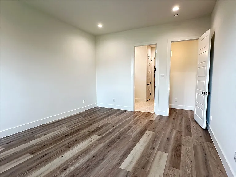 3908 Rochelle Dr — Photo 16