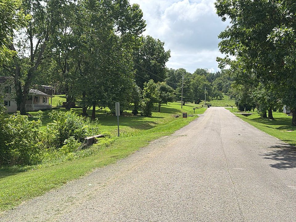 2nd image of 283 Hill Ct