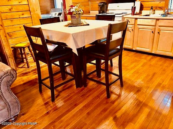 2nd image of 1216 Woodhaven Dr