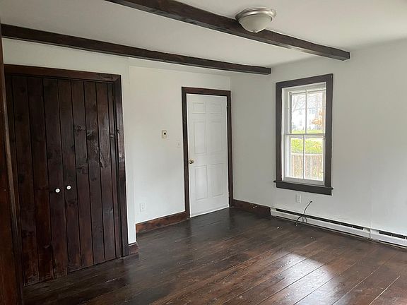 3rd image of 189 Maple Ave #1