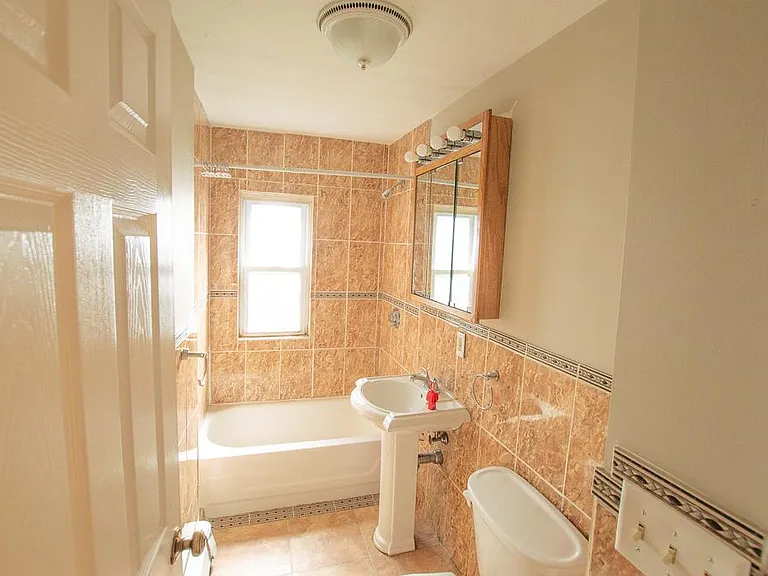 5 Lorenzo St #1 — Photo 7