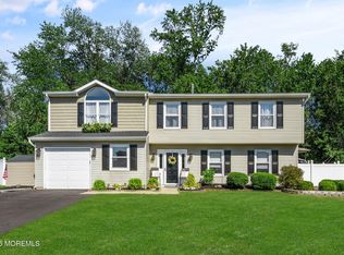 20 Appletree Rd, Howell, NJ 07731