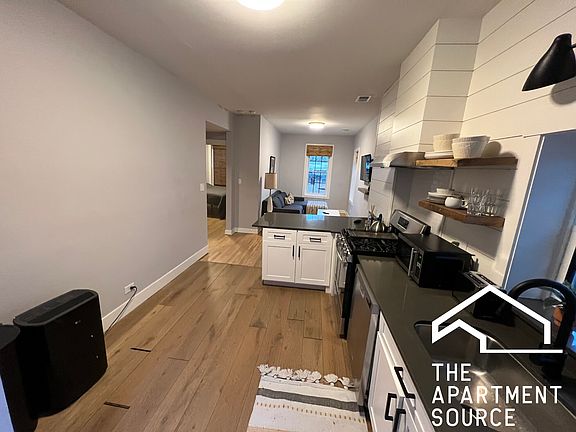 2nd image of 851 N Fairfield Ave #2R