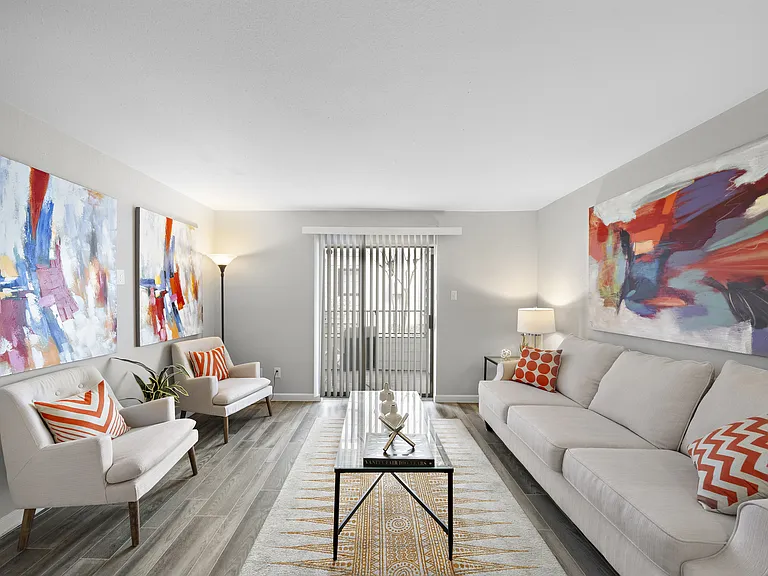 6Ten at Med Center Apartments — Photo 32