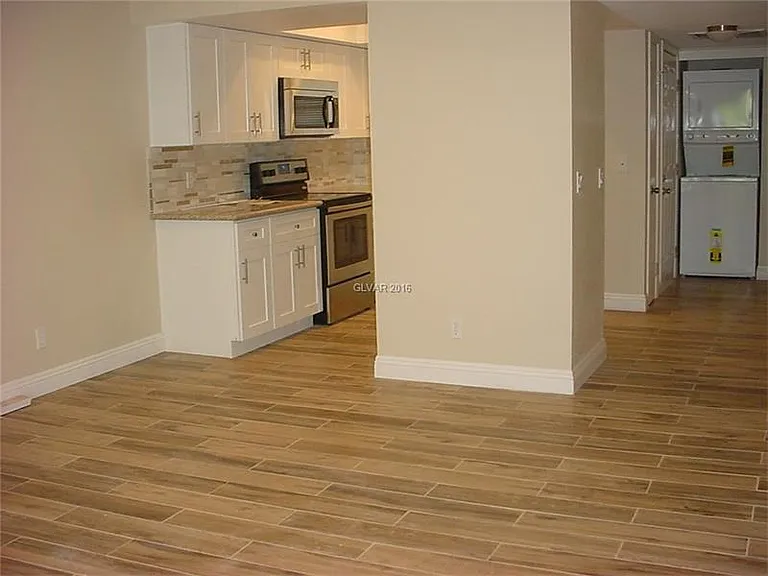 3823 S Maryland Pkwy — Photo 15