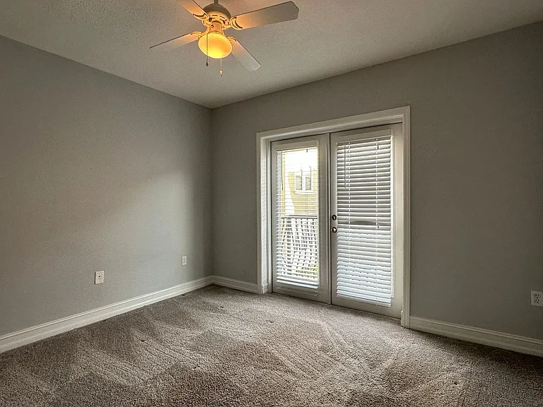 3720 Messina Dr — Photo 33