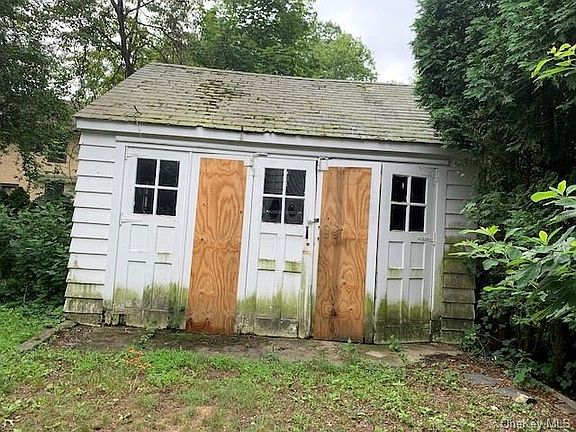 5th image of 50 Carwall Ave