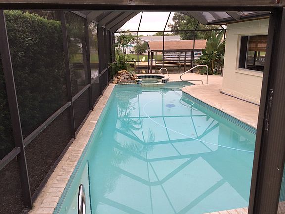 3rd image of 1745 Canal Ct