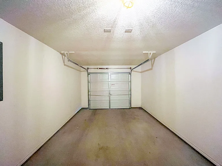 3808 John Chisholm Loop #B — Photo 32