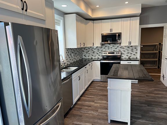 4th image of 2917 E Bottsford Ave