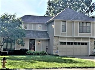 7016 Red Oak Dr, Shawnee, KS 66217