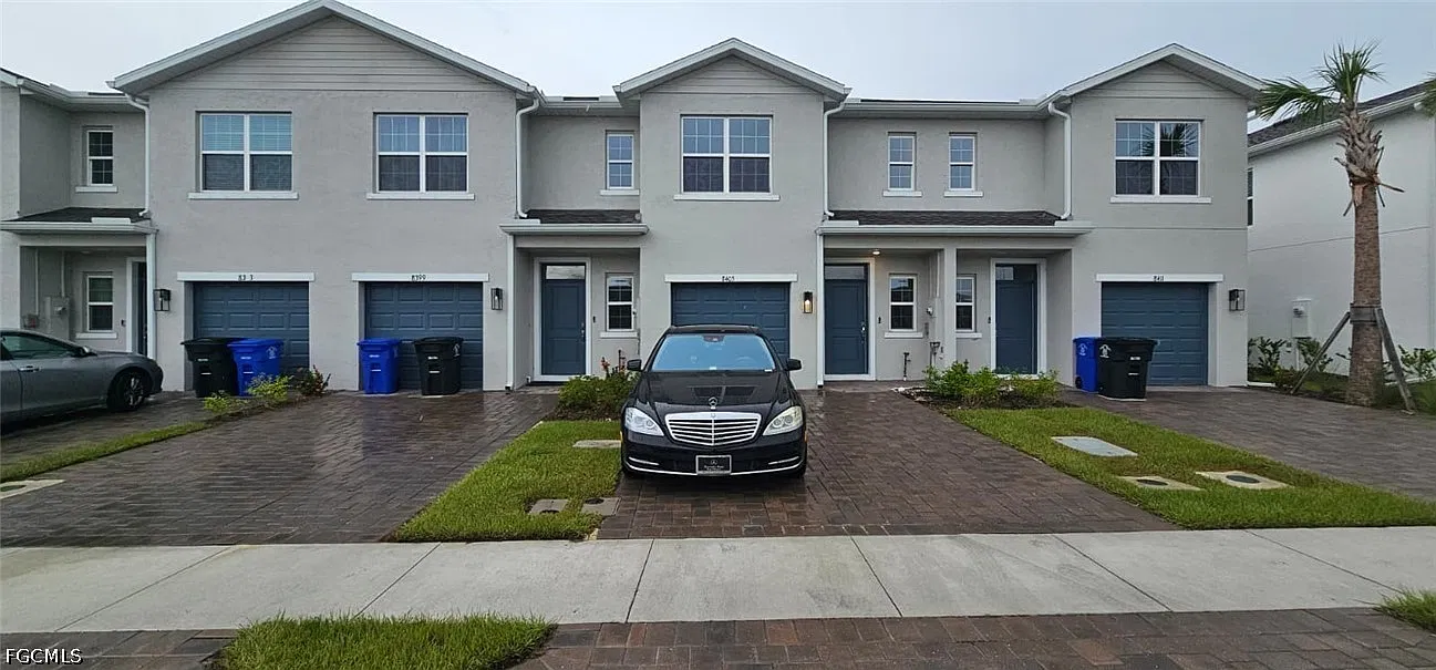 3 bed, 2.5 bath, 1464 sqft, $2,000 — Photo 1