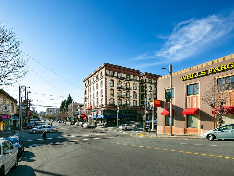 2380 California St — Photo 16