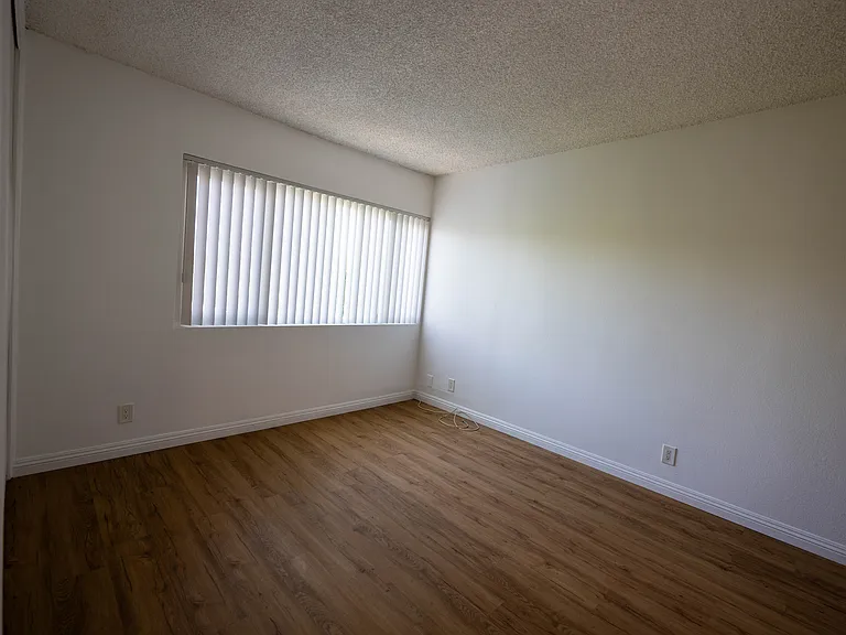 13059 Oxnard St #209 — Photo 7