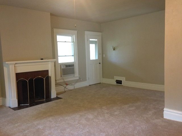 2nd image of 1130 Krug Park Pl #1/2