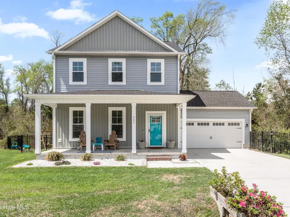 205 Bangor Court, Hubert, NC 28539