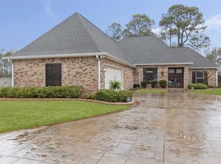 9301 Alcove Ln, Ocean Springs, MS 39564