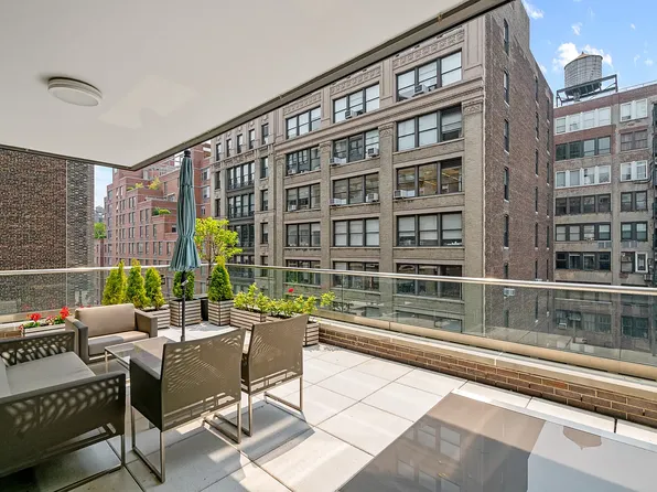 151 West 21st Street image 2 of 14