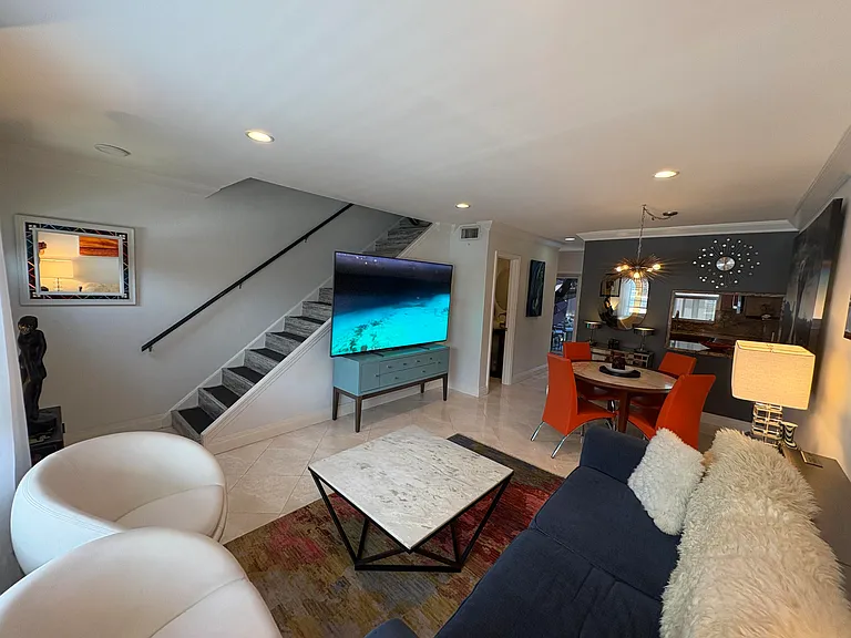 113 NE 20th Ct #4G — Photo 2