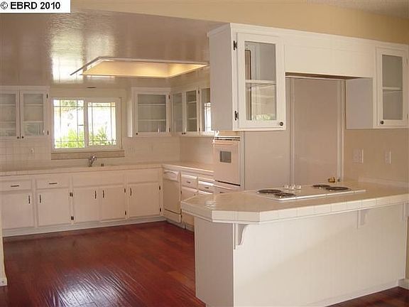 3rd image of 104 E Lake Dr