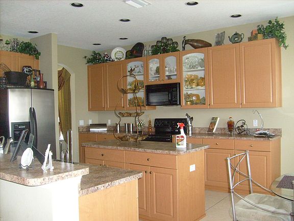 Kitchen with Granite and Island