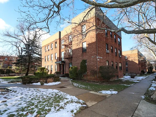 47-22 215 Place #2C, Bayside, NY 11361