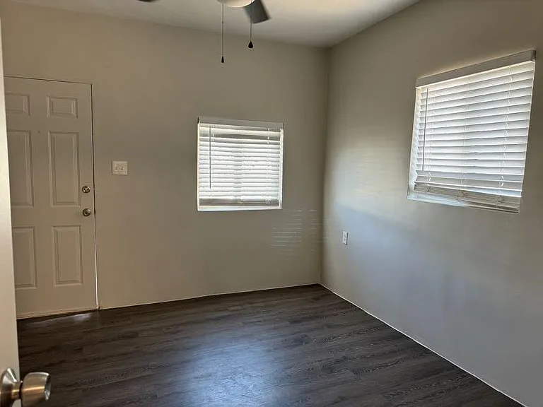 221 W University Blvd #221 — Photo 8