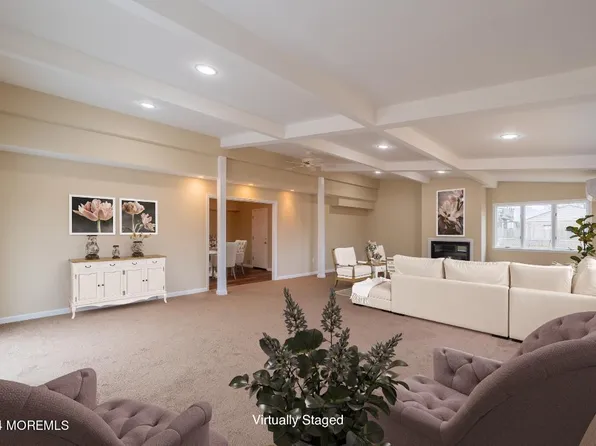 12 Montana Avenue, Middletown, NJ 07748