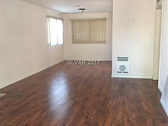 2nd image of 2040 Peyton Dr