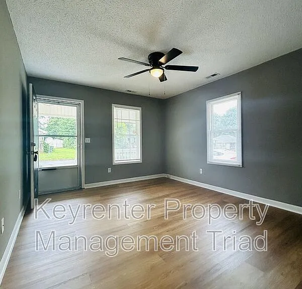 302 Charles St — Photo 7