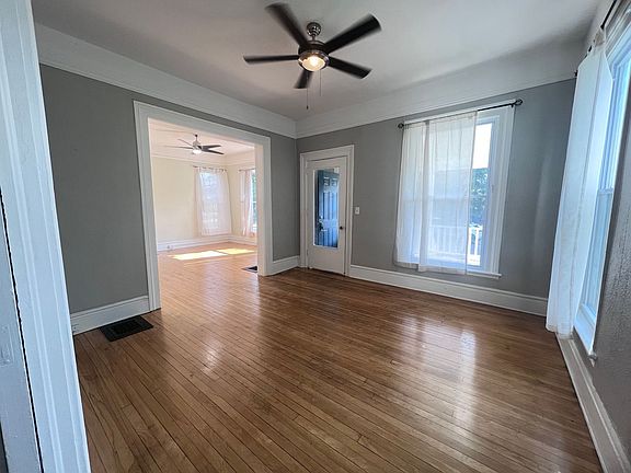 4th image of 507 Livingston Ave NE