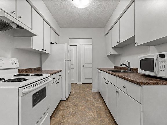 5th image of 45598 McIntosh Dr #111