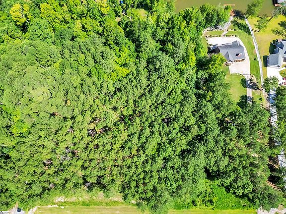 4th image of 820 Eagles Harbor Dr