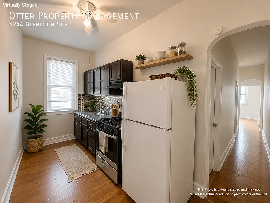 1BR/1BA Apartment with Ceiling Fans — Photo 2