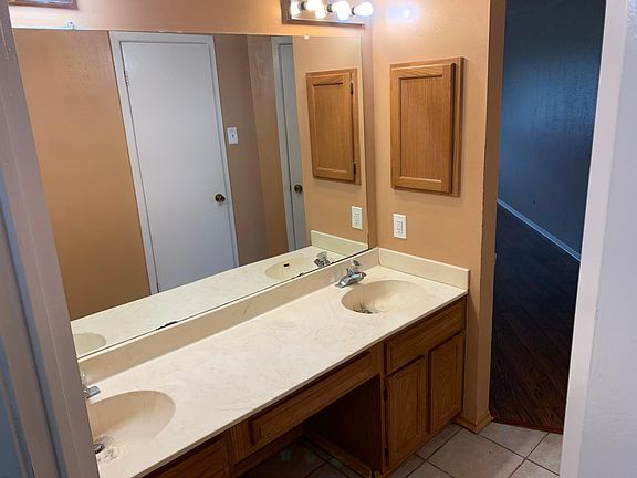 5th image of 2530 Edgedale Dr