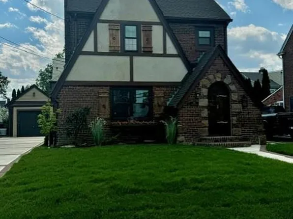191 Brixton Road S, Garden City, NY 11530